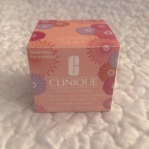 Clinique Moisture Surge Gel-Cream